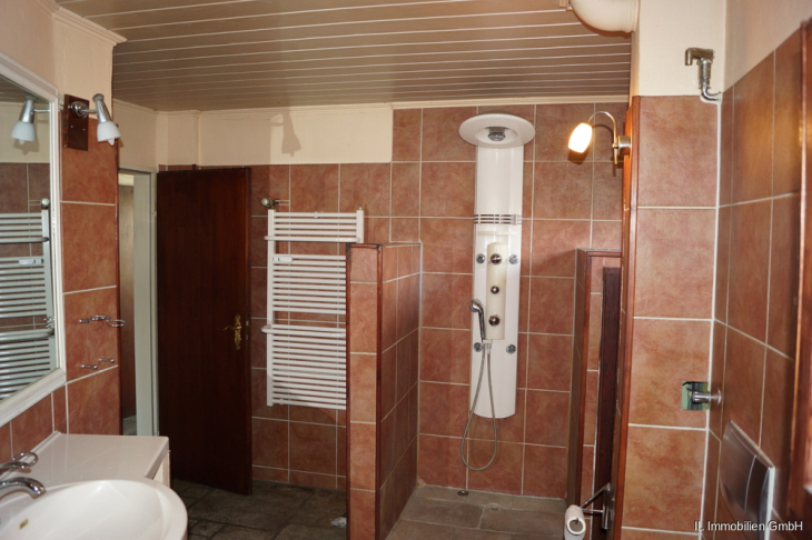 Bad (Ansicht Dusche)