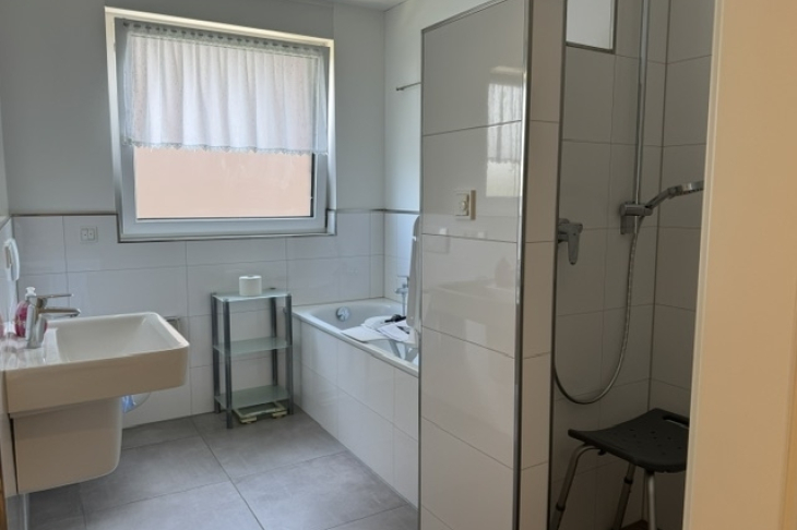 3 ZIMMER WOHNUNG MIT BALKON ZUR MIETE 1. OG INKL. AUFZUG IM ORTSTEIL ASBERG MODERN & KOMFORTABEL - Photo 5