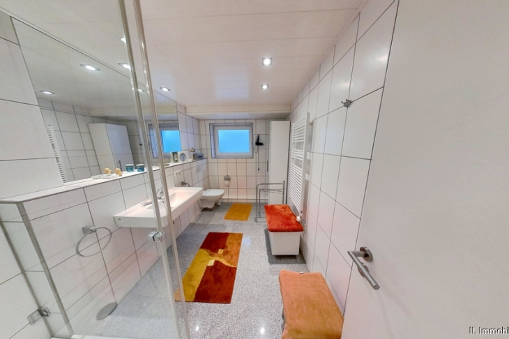 Bad mit Dusche Untergeschoss