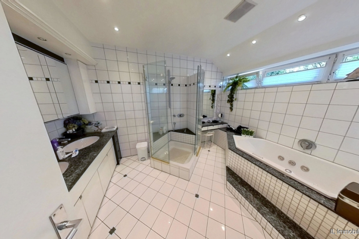 Badezimmer EG