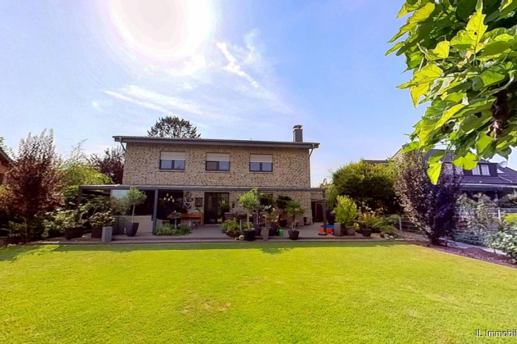 Blick vom Garten Richtung Haus