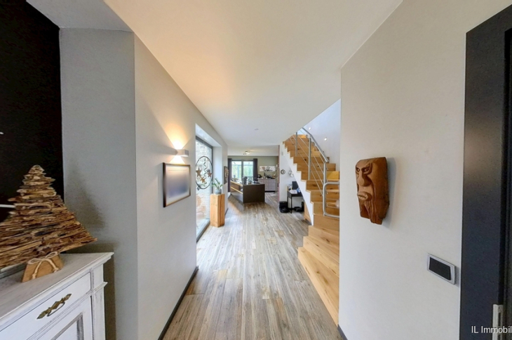 Flur Richtung Wohnraum