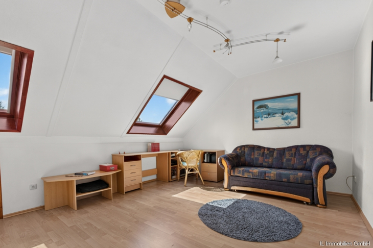 Gäste-/Kinderzimmer im Spitzboden 