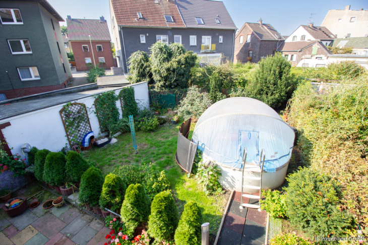 Garten mit Pool