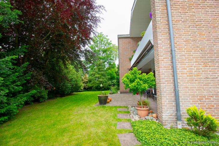 Garten mit Terrasse