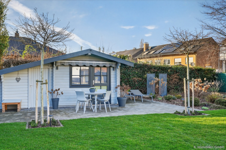 Gartenhaus mit Terrasse