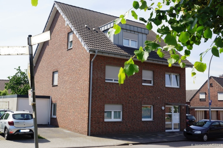 Hausansicht_seitlich