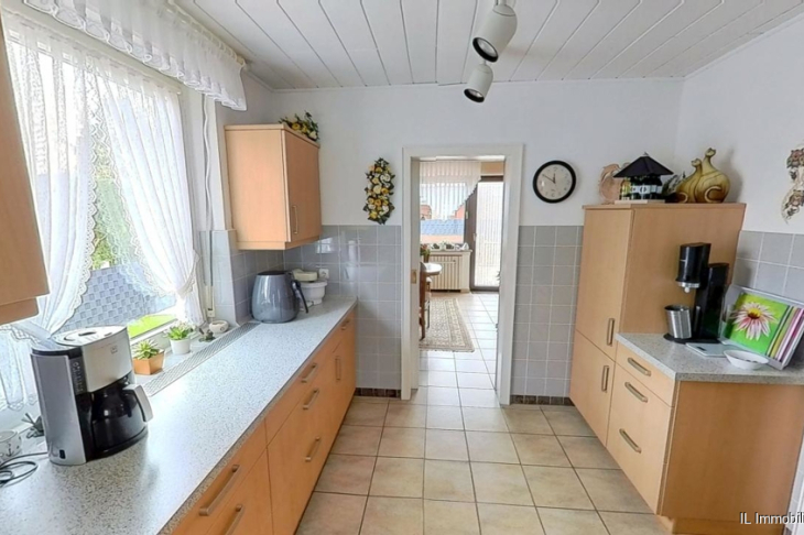 Küche mit Übergang zum Esszimmer