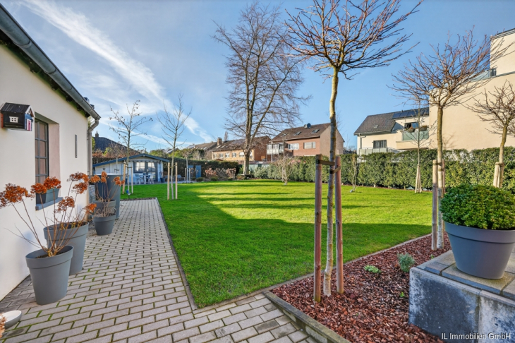 Neubau Blickrichtung Garten