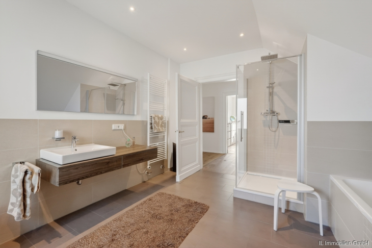 Neubau/Altbau WHG 2 Badezimmer