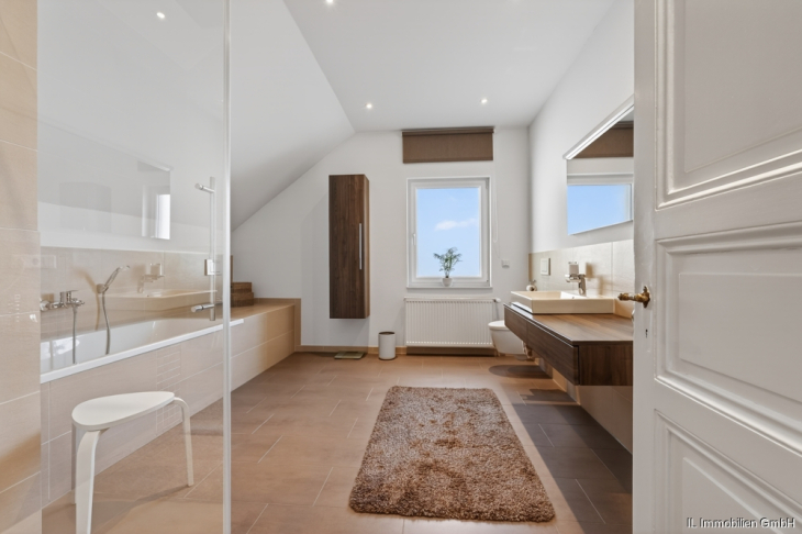 Neubau/Altbau WHG 2 Badezimmer 