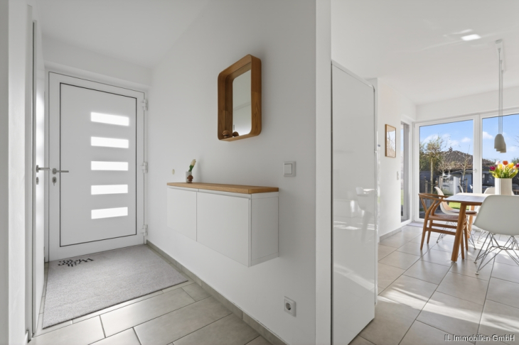 Neubau/Altbau WHG 2 Flur/Eingangsbereich