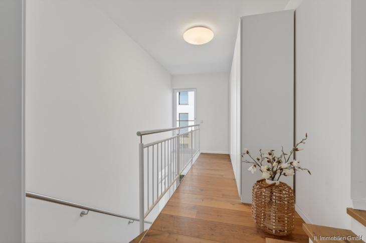  Neubau/Altbau WHG 2 Treppenaufgang Neubau