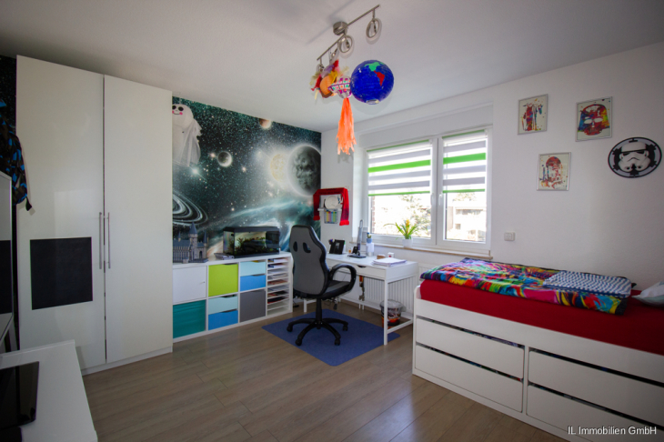 Schlafzimmer (zur Zeit als Kinderzimmer genutzt)