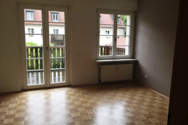 Schlafzimmer mit Zugang zum Balkon
