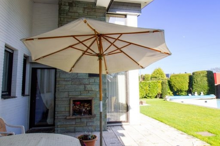 Terrasse mit Außenkamin
