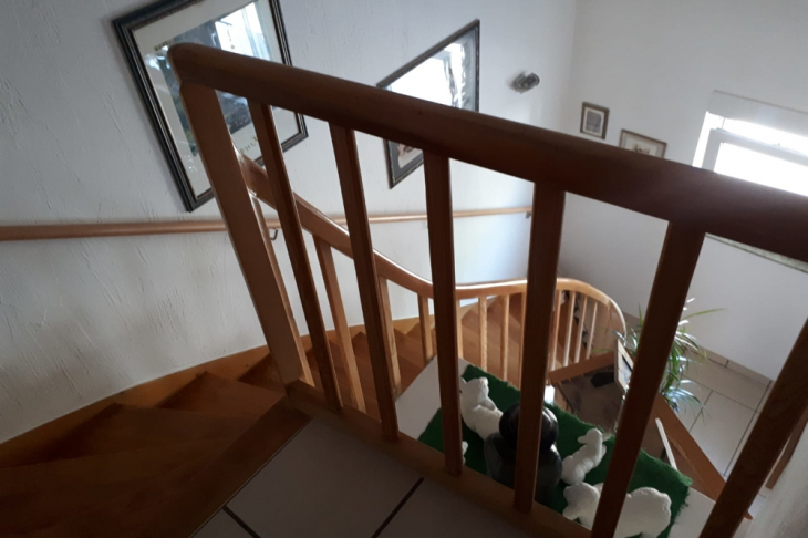 Treppe zur Nutzfläche im Dachgeschoss