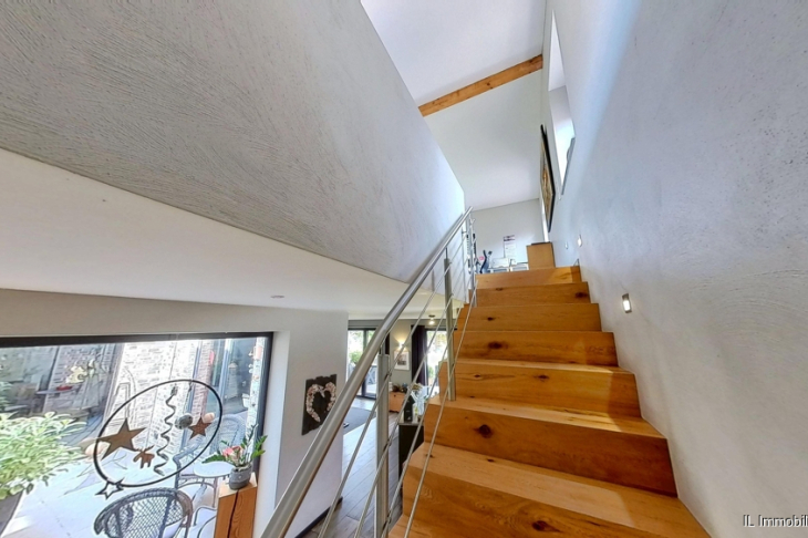 Treppenaufgang ins Obergeschoss