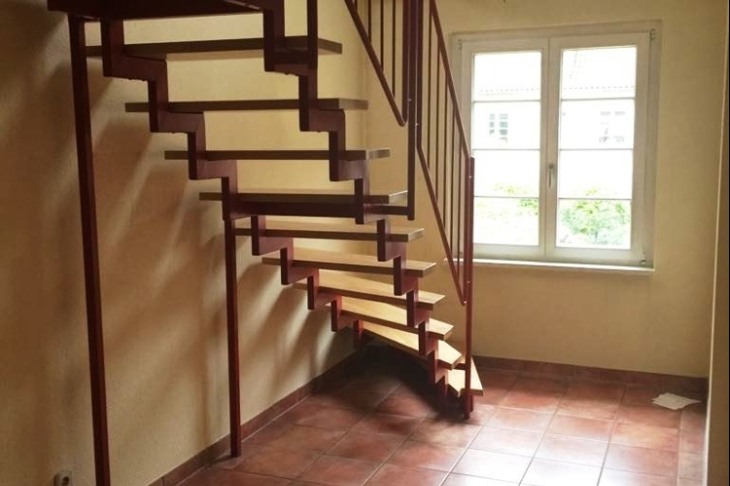 Treppenaufgang zum Spitzboden