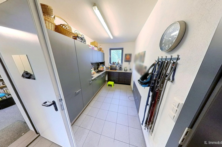 Wirtschaftsraum mit Küche